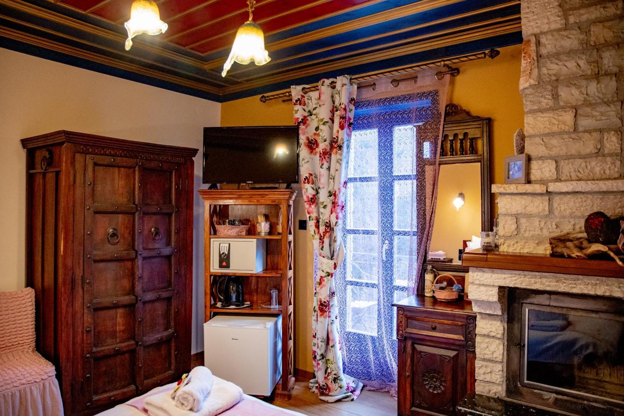 Arktouros Hotel Monodendri Bagian luar foto