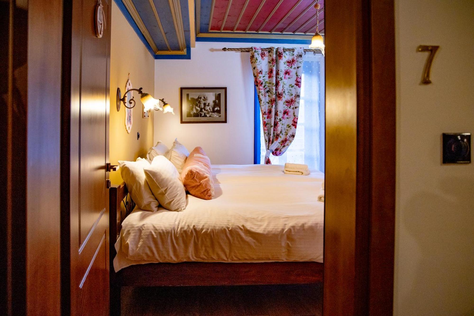 Arktouros Hotel Monodendri Bagian luar foto