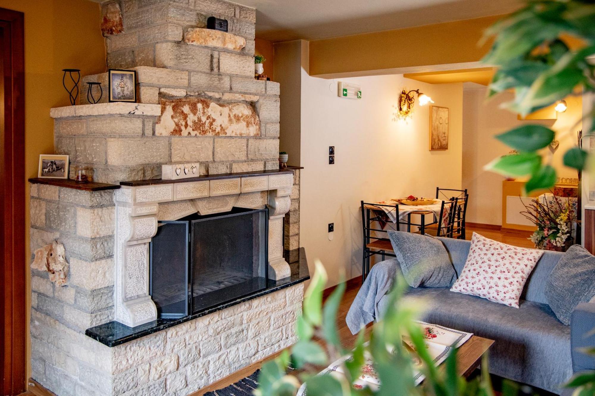 Arktouros Hotel Monodendri Bagian luar foto