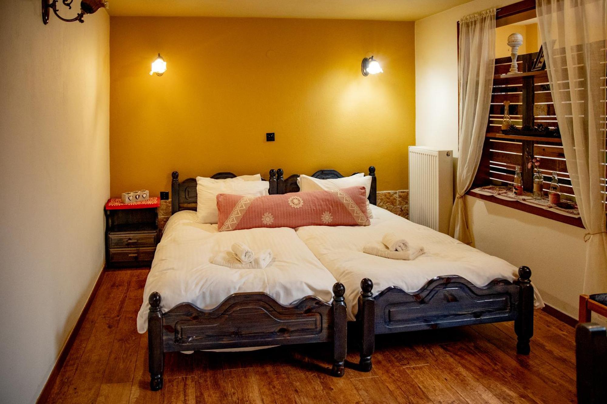 Arktouros Hotel Monodendri Bagian luar foto