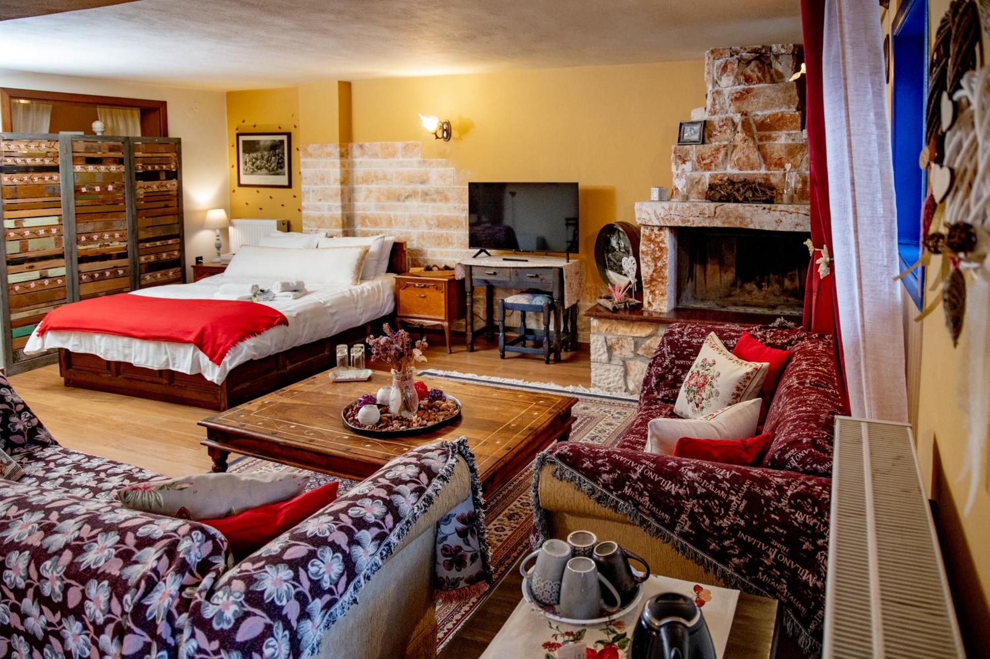 Arktouros Hotel Monodendri Bagian luar foto