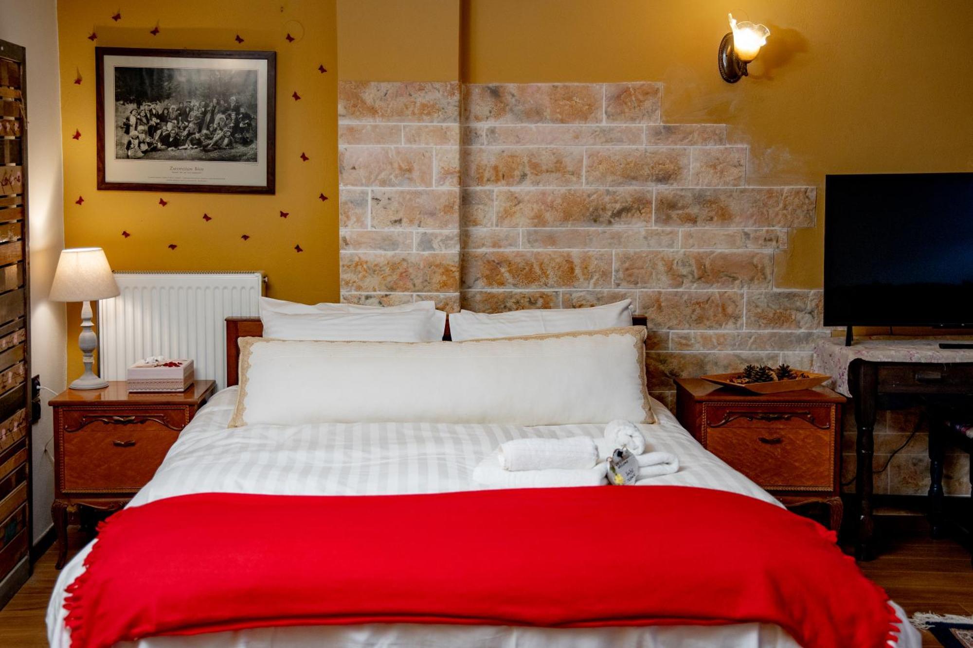 Arktouros Hotel Monodendri Bagian luar foto