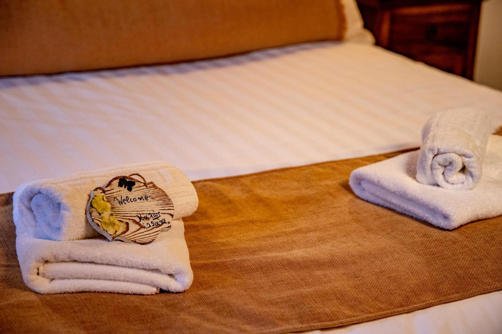 Arktouros Hotel Monodendri Bagian luar foto